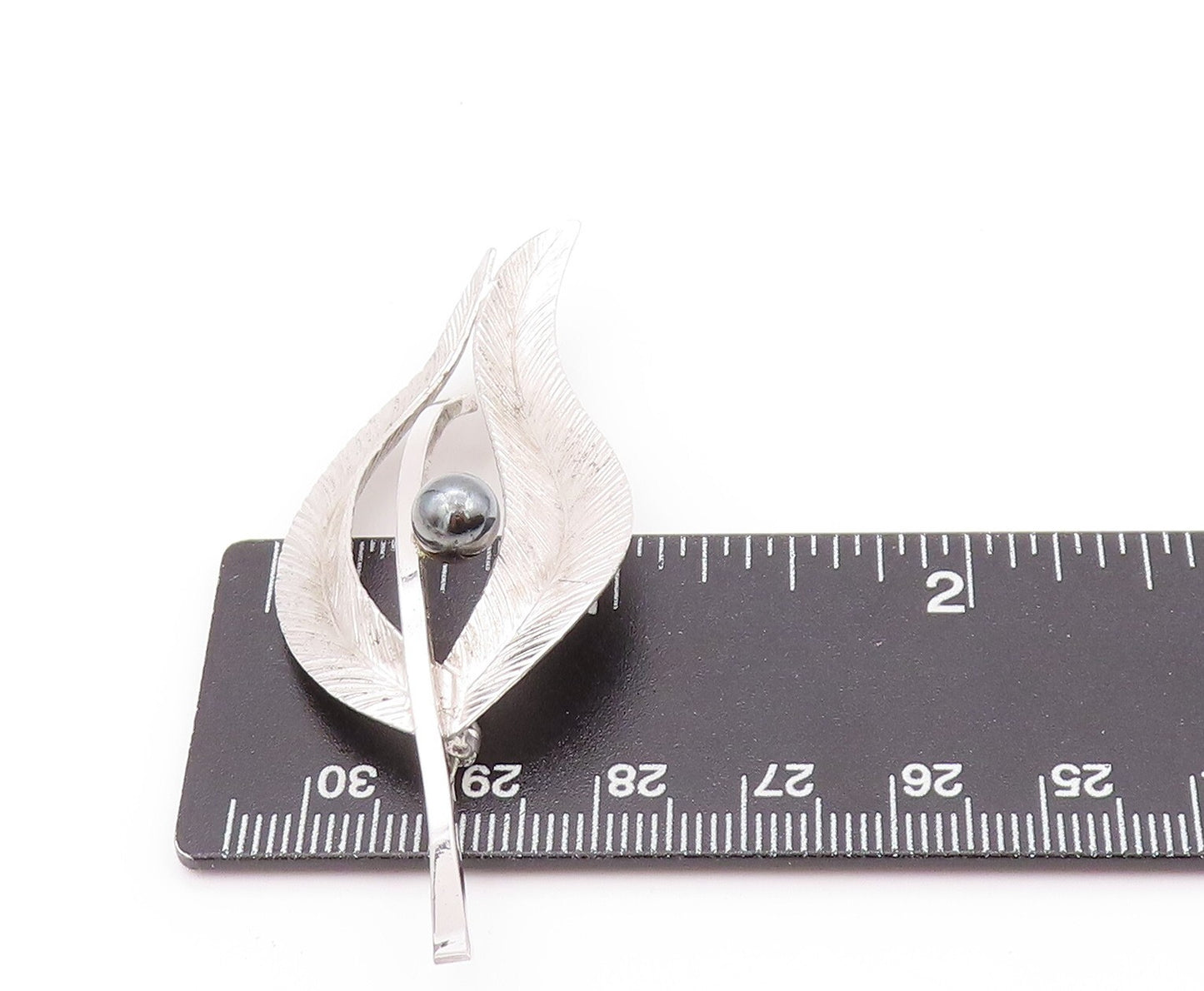 925 Sterling Silver Vintage Brooch WELLS Designer Gray Pearl Cutout Leaf BP11535