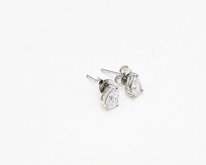 925 Sterling Silver  Faceted White Topaz Tear Drop Stud Earrings  EG1809