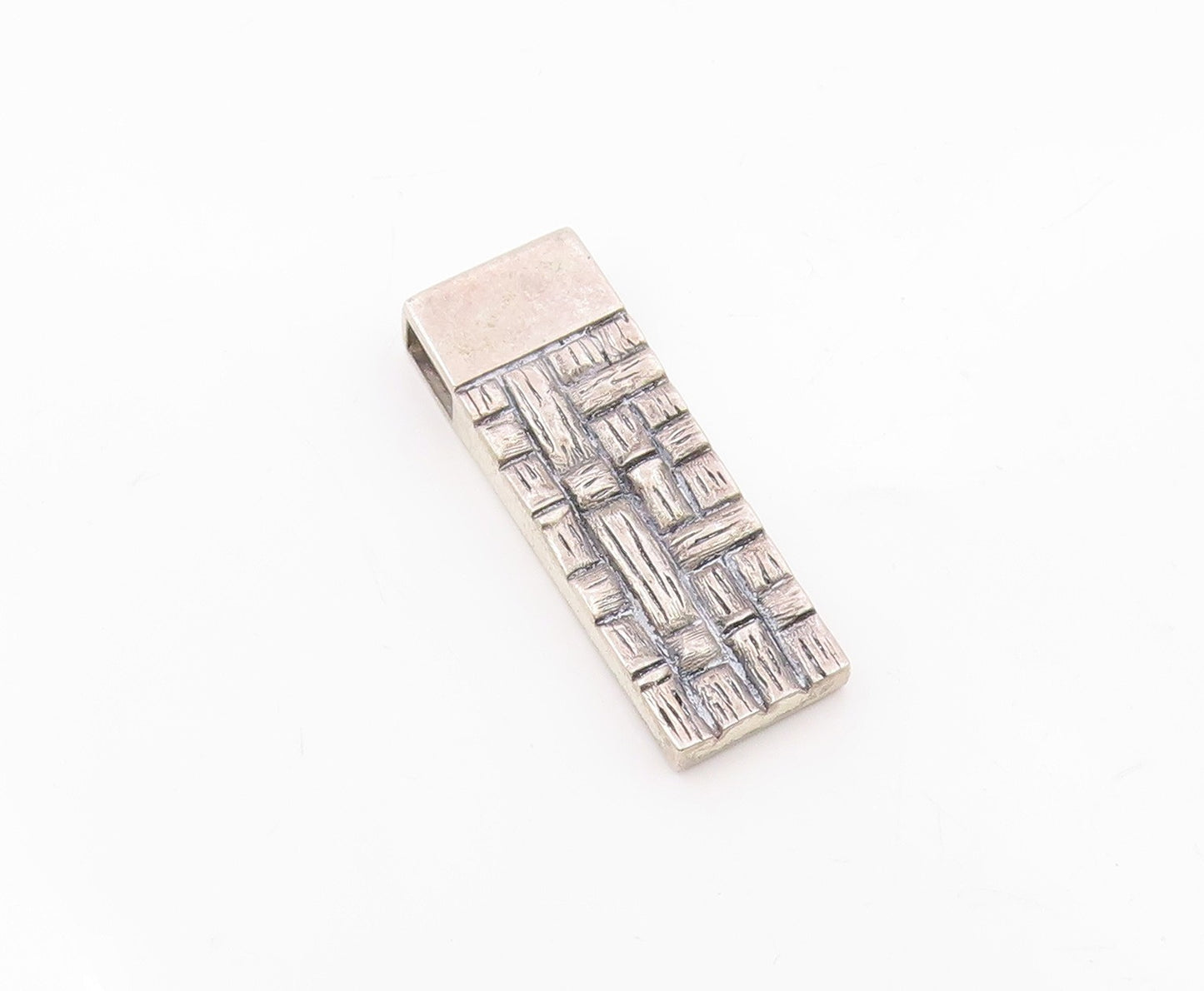 925 Sterling Silver  Vintage Wooden Log Pattern Motif Drop Pendant  PT19934