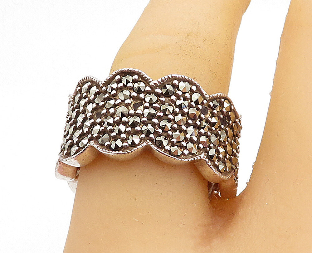 925 Sterling Silver  Marcasite Decorated Shiny Wavy Band Ring Sz 8.5  RG5258