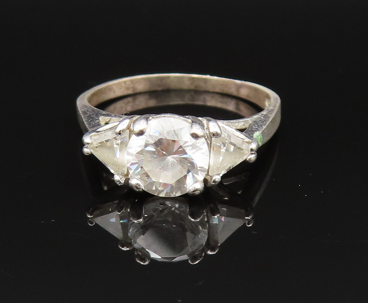 925 Sterling Silver  Vintage Three Stone Cubic Zirconia Ring Sz 8.5  RG25450