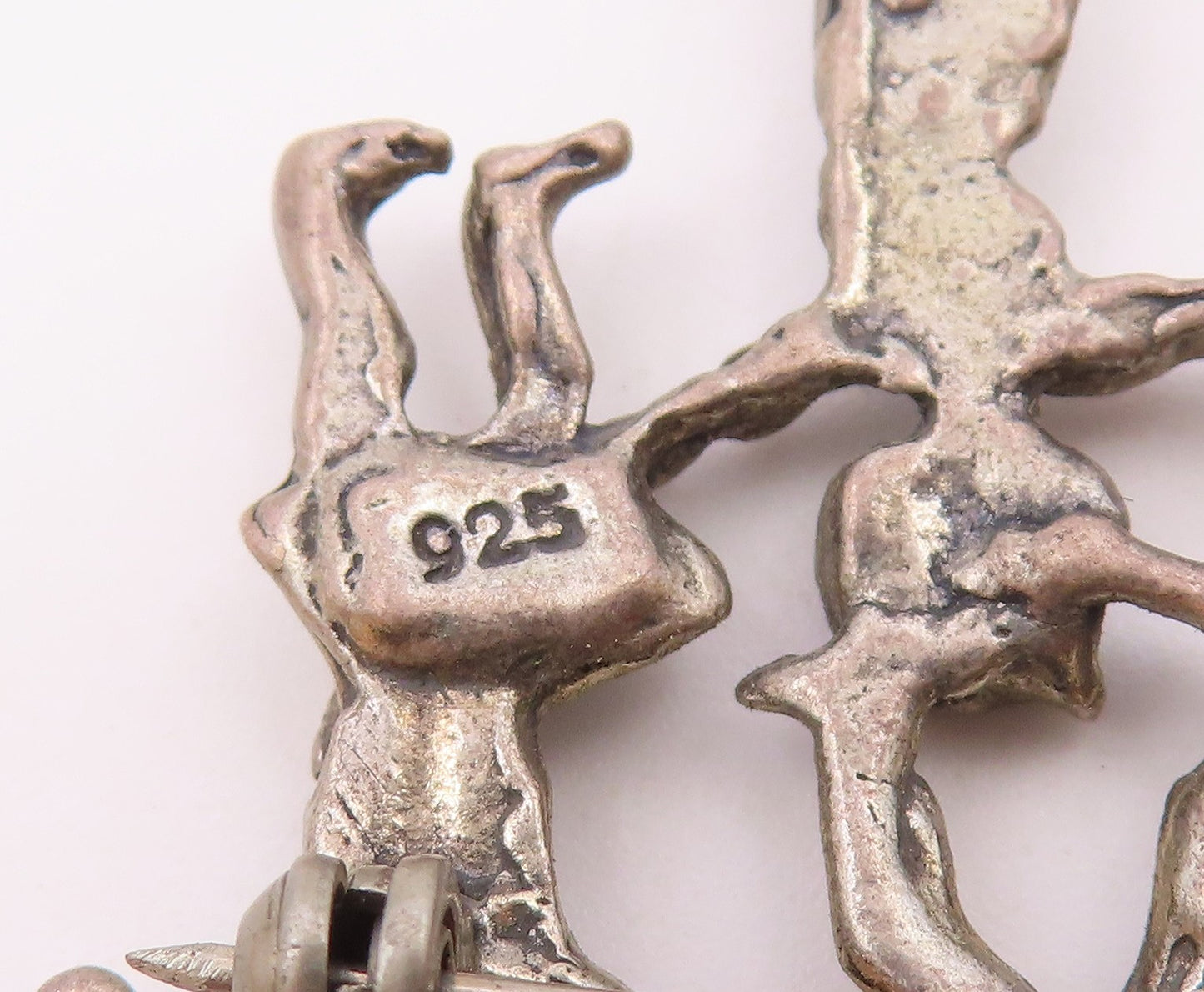 925 Sterling Silver  Vintage Children Holding Hands Chiseled Brooch Pin BP4986