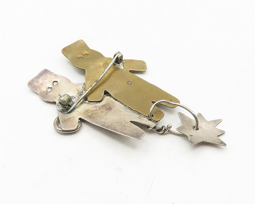 925 Sterling Silver  Vintage Two Tone Figures Etched Detail Brooch Pin  BP3693