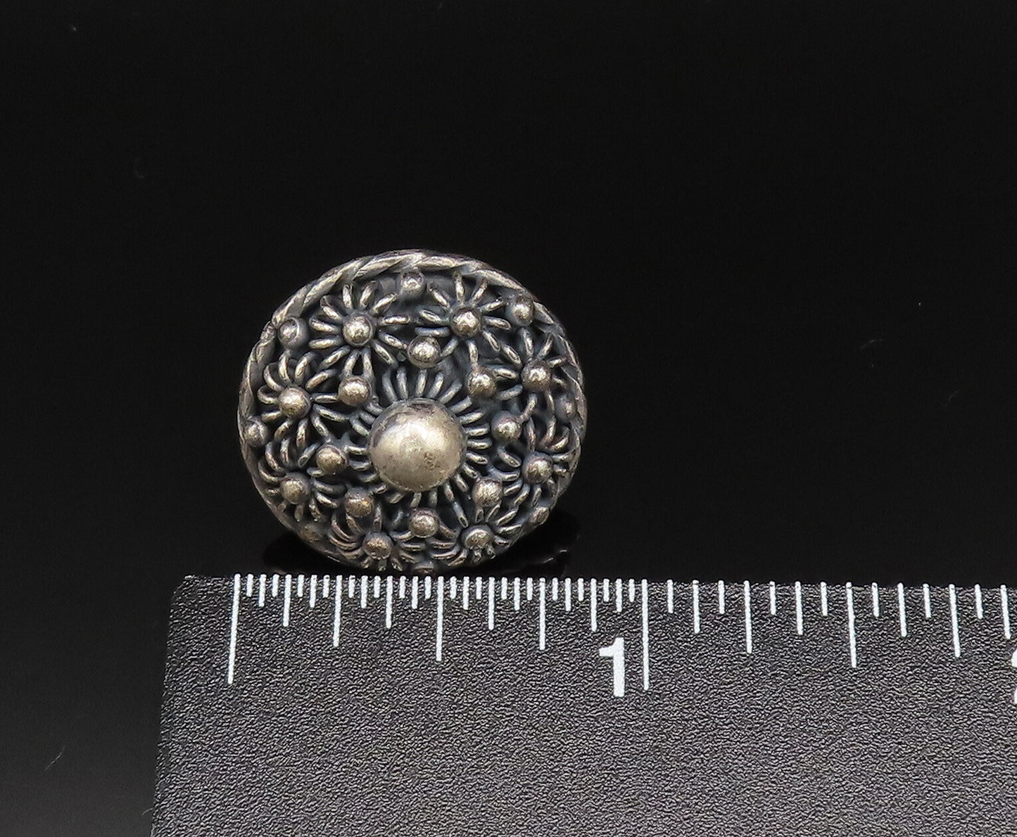 925 Sterling Silver  Vintage Round Multi Flower Screw Back Earrings  EG11842