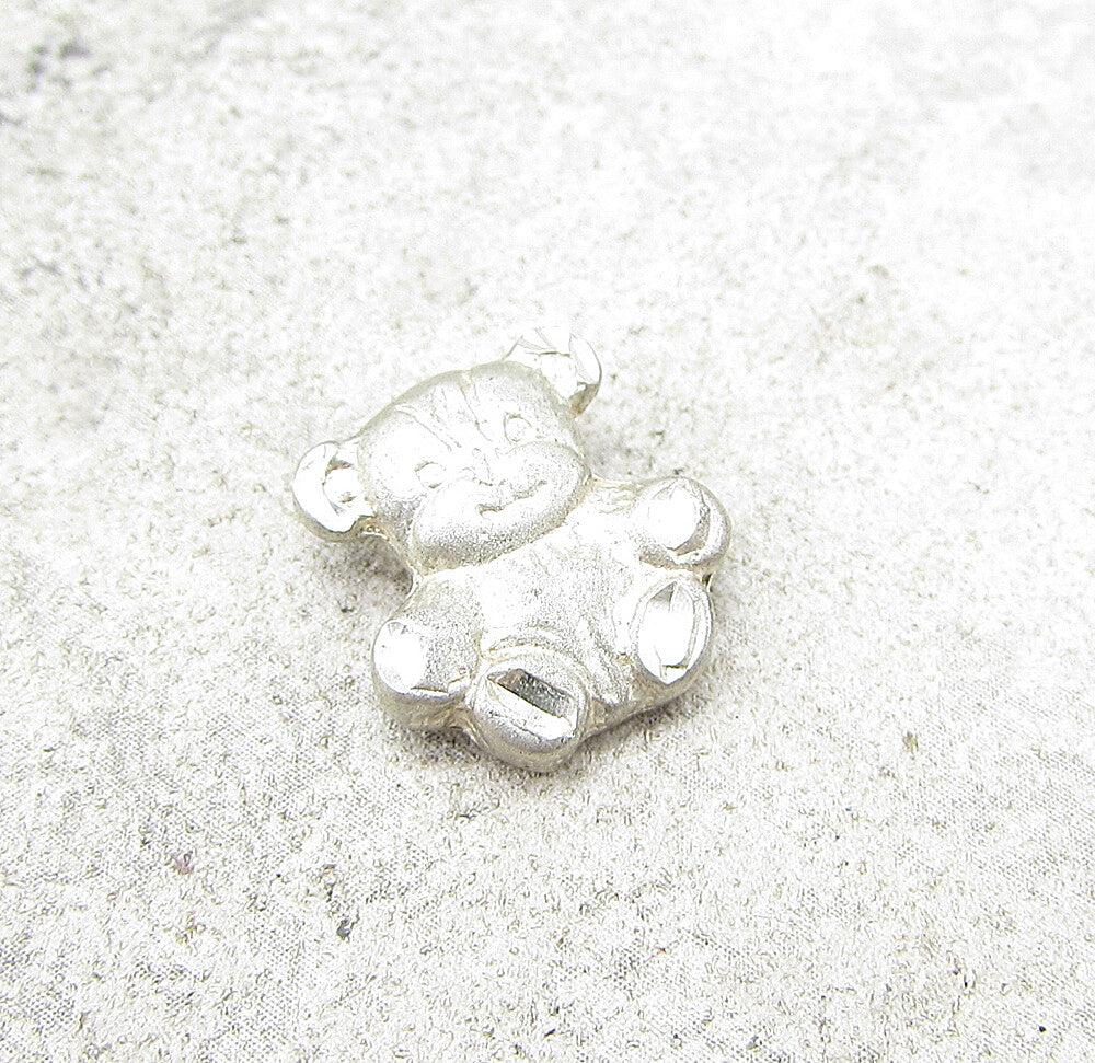 925 Sterling Silver  Vintage Etching Detail Teddy Bear Pendant  PT1343