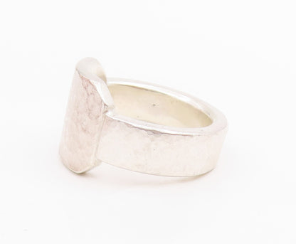 925 Sterling Silver Vintage Ring Modernist Solid Hammered Band  Sz 7.5  RG34503