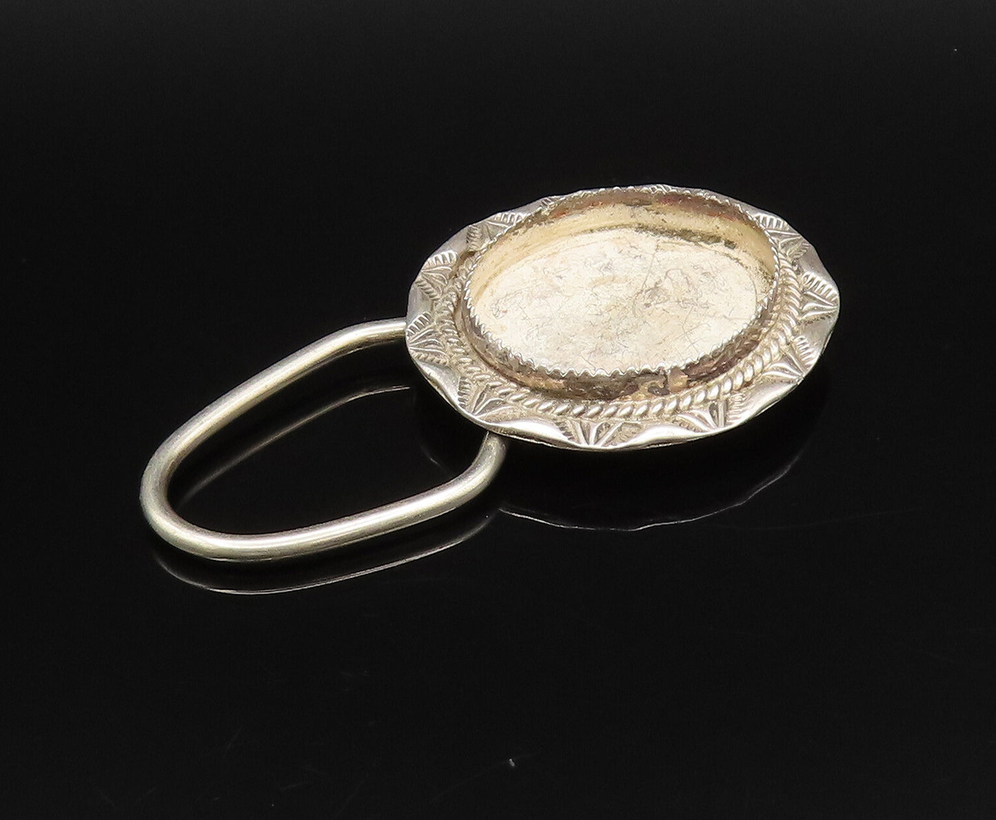 NAVAJO 925 Silver  Vintage Rope Twist & Etched Lines Floral Key Chain  TR3468