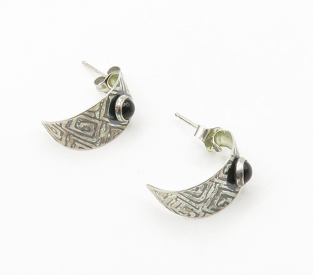 925 Sterling Silver  Vintage Petite Black Onyx Curved Drop Earrings  EG7840