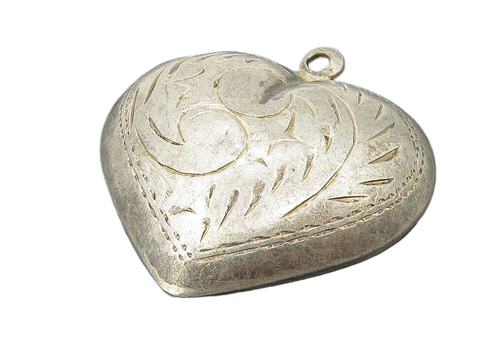 925 Sterling Silver  Vintage Dark Tone Floral Etched Love Heart Pendant PT8786