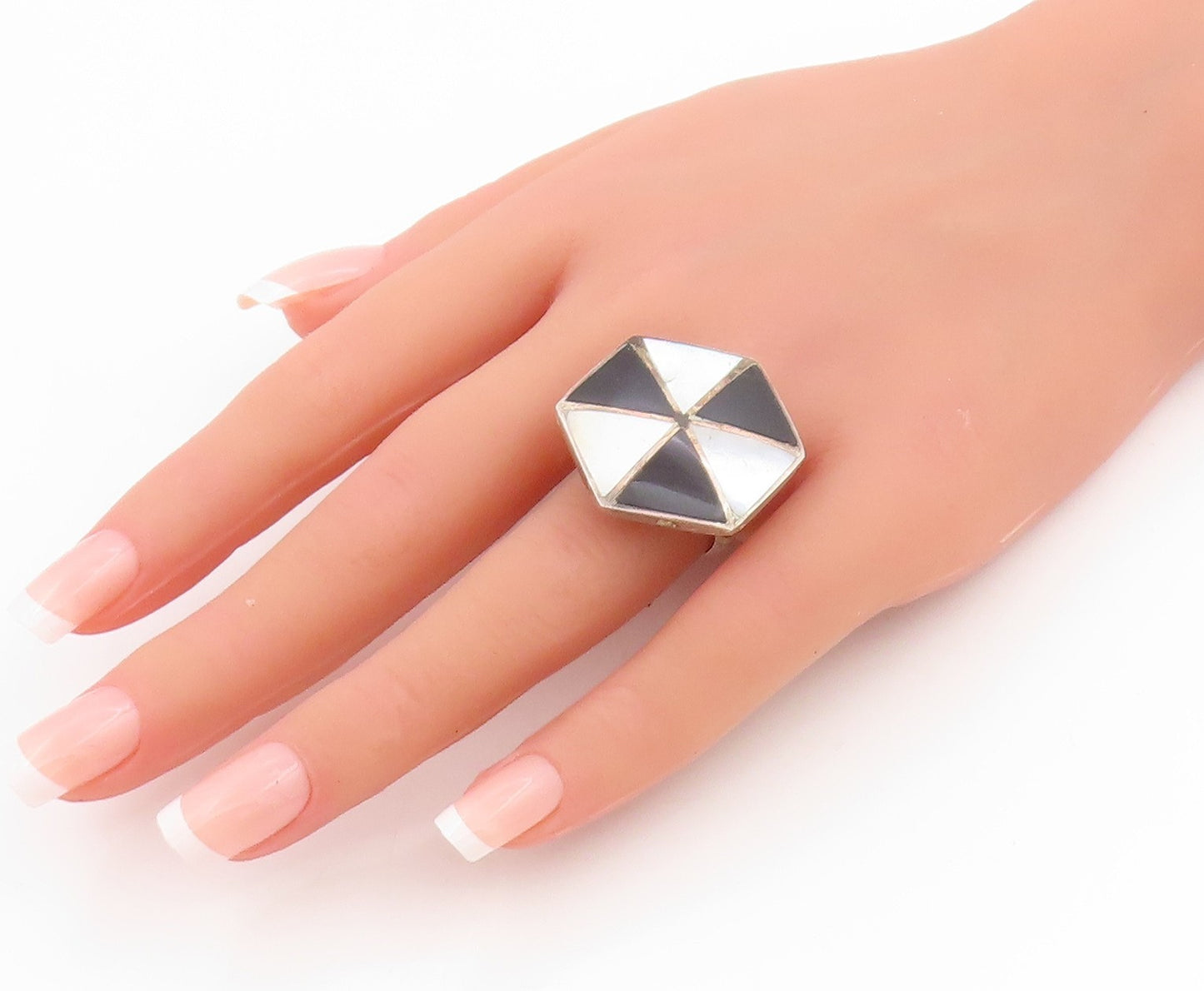 925 Sterling Silver Vintage Ring Mother Of Pearl Geometric Inlay  Sz 8  RG33933