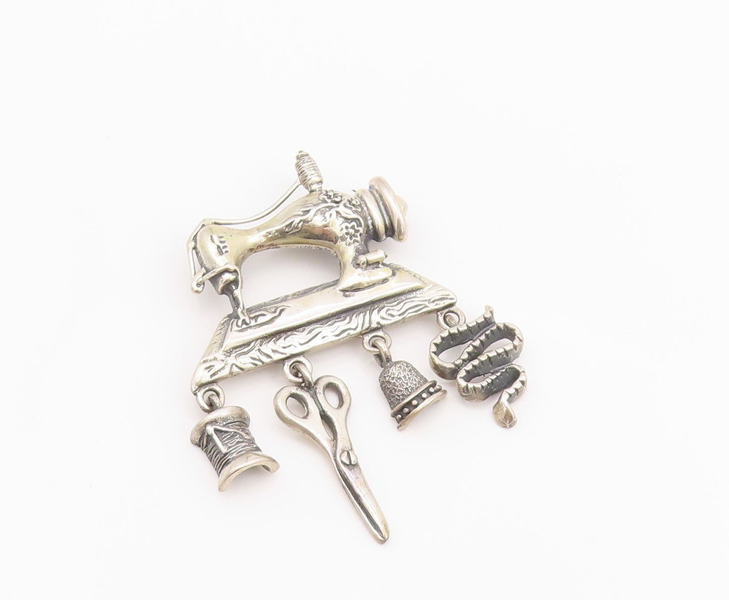 925 Sterling Silver Vintage Brooch Sewing Machine With Dangling Charms  BP11686