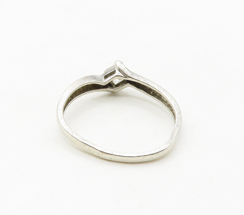 925 Sterling Silver  Petite White Topaz Bypass Solitaire Ring Sz 7.5  RG16793