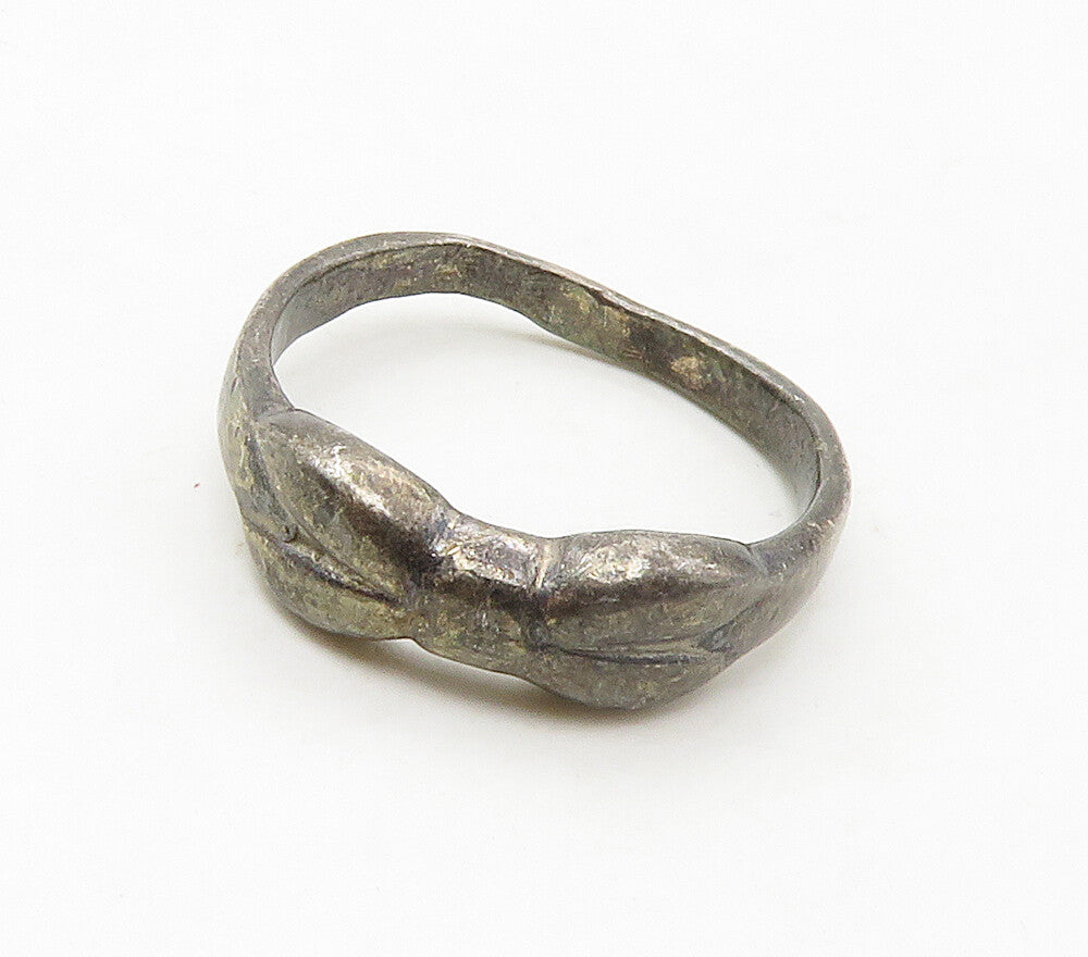 925 Sterling Silver  Vintage Dark Tone Bow Tie Motif Band Ring Sz 7  RG16725