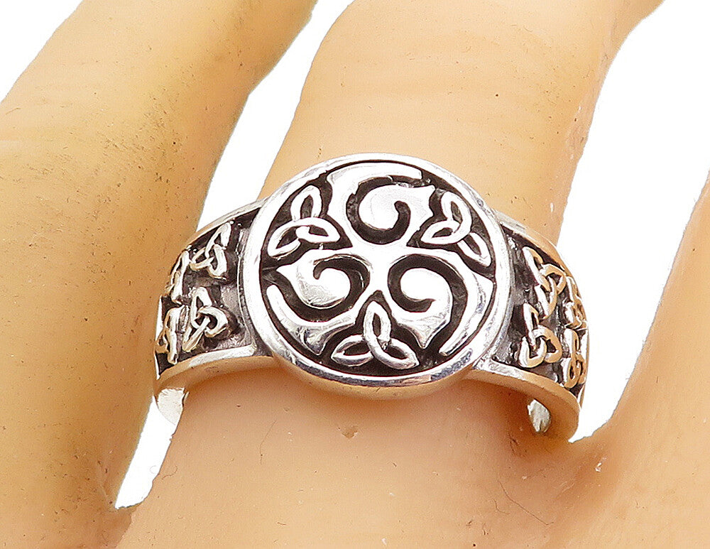 925 Sterling Silver  Vintage Shiny Celtic Knot Detail Band Ring Sz 7  RG7480