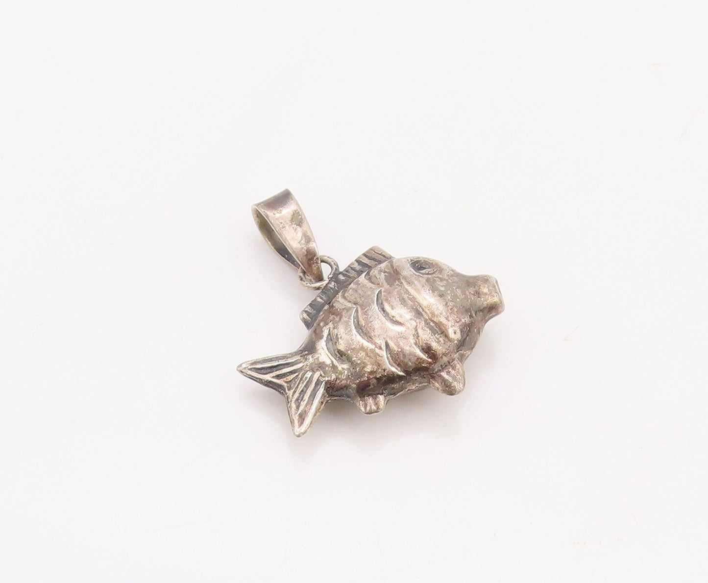 925 Sterling Silver Vintage Pendant Mini Carved Swimming Fish Charm  PT23516