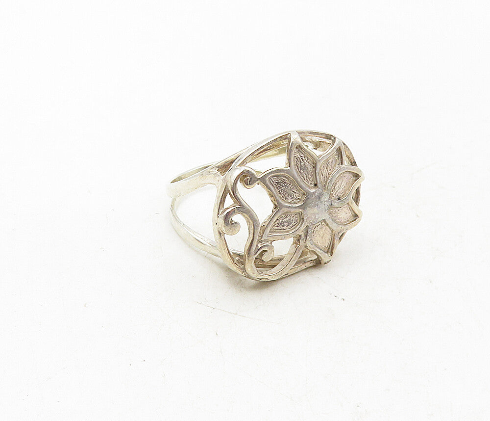 925 Sterling Silver  Vintage Shiny Single Flower Motif Band Ring Sz 7  RG9236