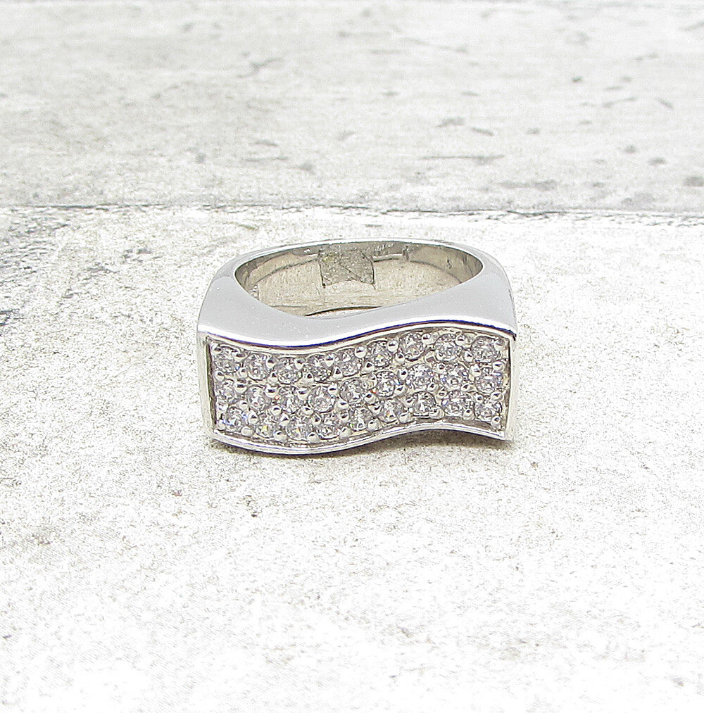 925 Sterling Silver  White Cubic Zirconia Wavy Band Ring Sz 7  RG1575
