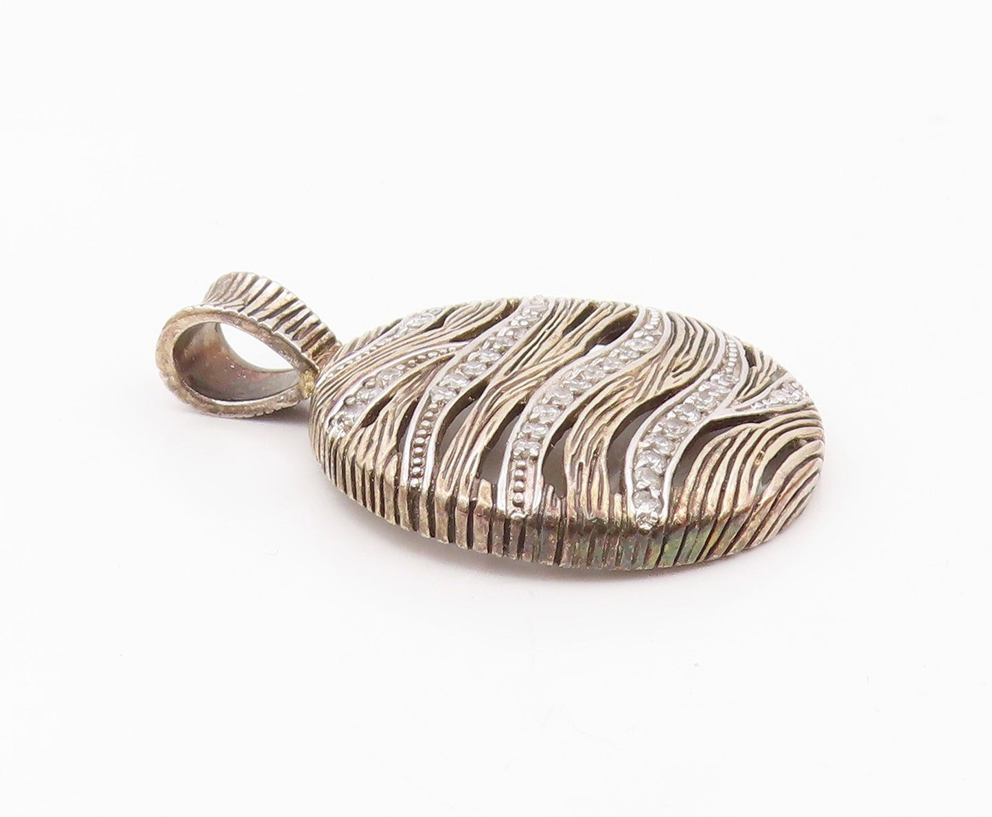 925 Sterling Silver  Vintage Shiny Topaz Textured Pattern Pendant  PT19676