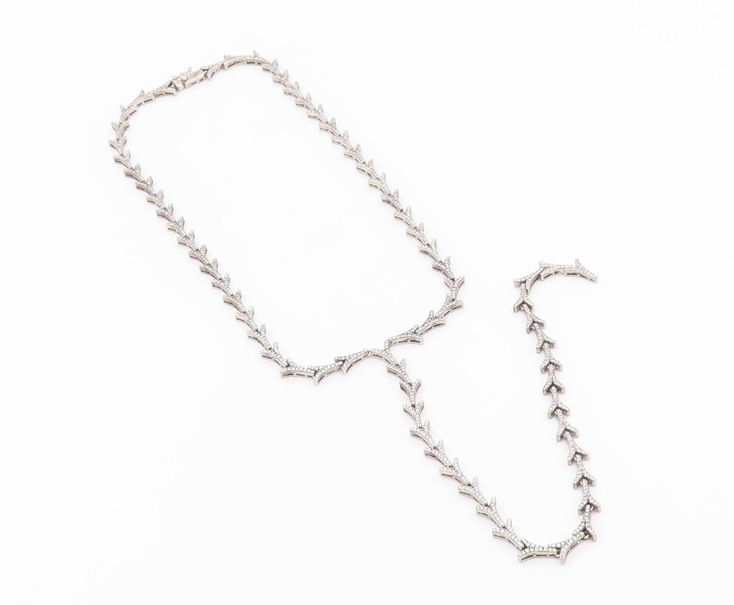 925 Sterling Silver Vintage Necklace CZ Classic Interlocking V Link Chain NE4916