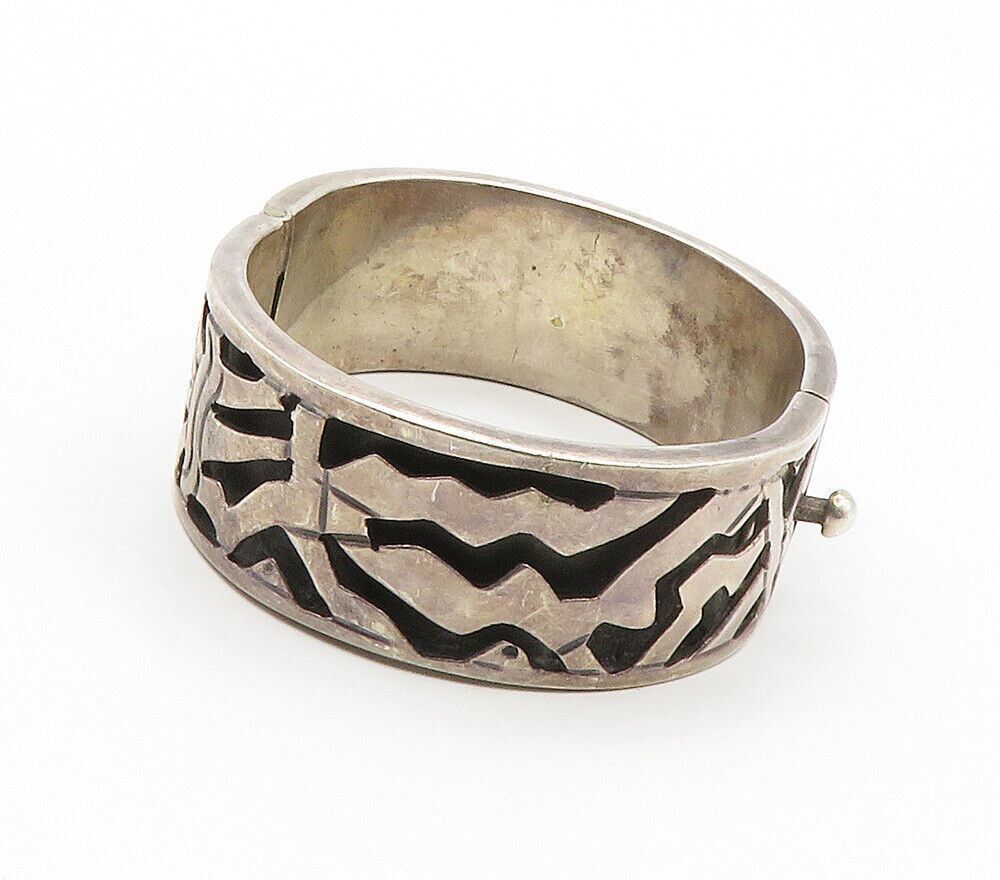 TAXCO 925 Sterling Silver  Vintage Cutout Design Hinge Bangle Bracelet  BT6028