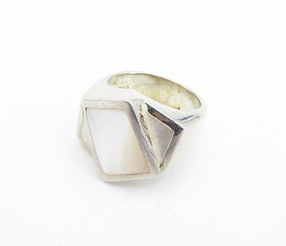 925 Sterling Silver  Vintage Mother Of Pearl Shiny Cocktail Ring Sz 7.5 RG6030