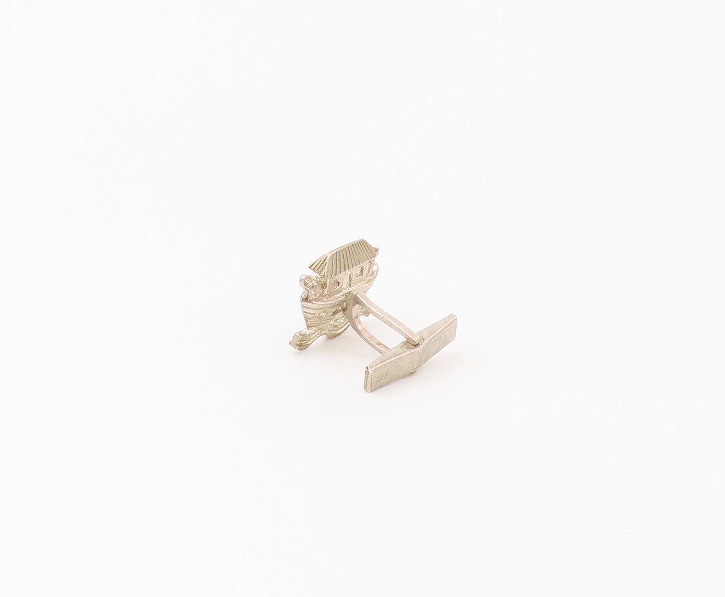 925 Sterling Silver  Vintage Noah's Ark Waterpark Carved Cuff Links  TR3469