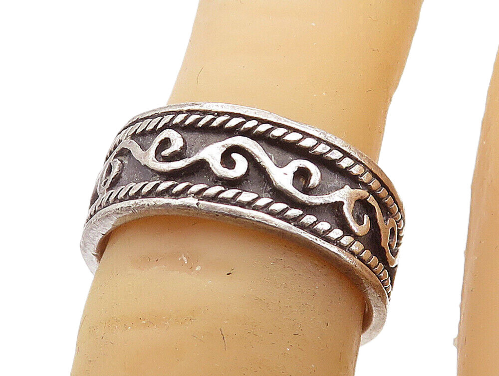 925 Sterling Silver  Vintage Dark Tone Swirl Pattern Band Ring Sz 5.5  RG8269