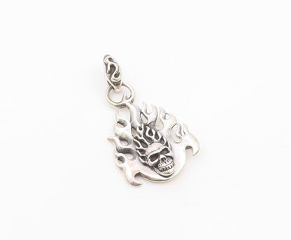 925 Sterling Silver  Vintage Shiny Skeleton Head Fire Flames Pendant  PT18396