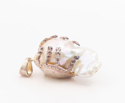 925 Sterling Silver Vintage Pendant Mother Of Pearl With Holding Crab  PT26189