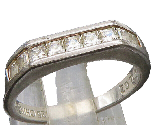 925 Sterling Silver  Vintage Minimalist Sparkly Topaz Band Ring Sz 6  RG24429