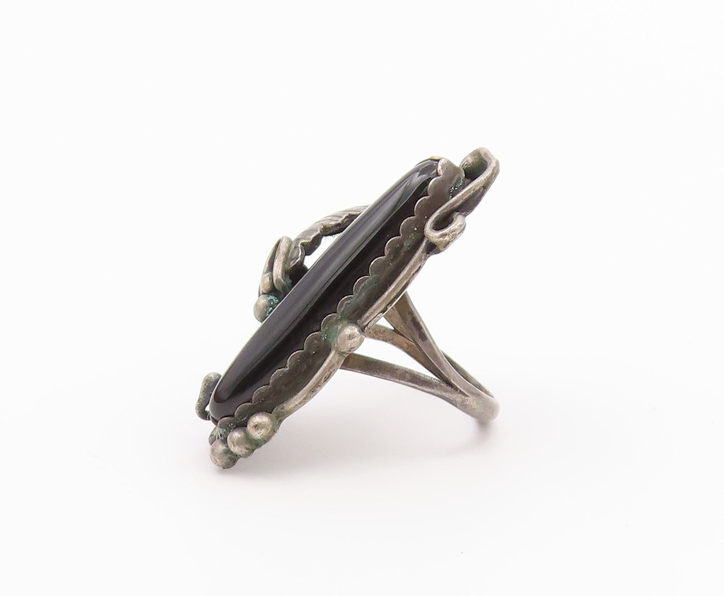 925 Sterling Silver Vintage Ring NAVAJO Black Onyx Leaf Band  Sz 7.5  RG36570
