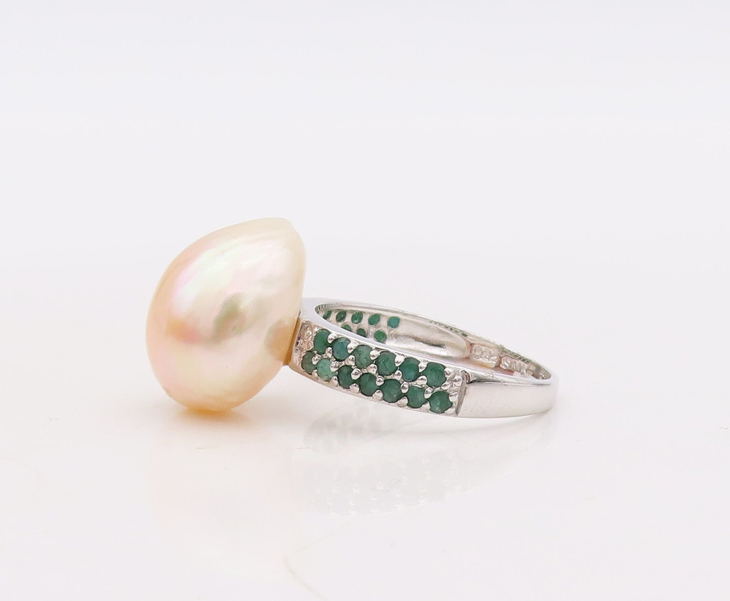 925 Sterling Silver Vintage Ring Amorphas Pearl Emerald Inlay Band Sz 8  RG29915