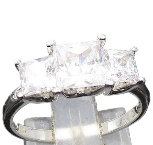 925 Sterling Silver  Vintage Cubic Zirconia 3 Stone Band Ring Sz 8  RG20785