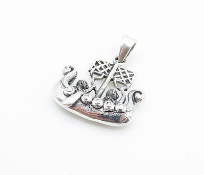 925 Sterling Silver  Vintage Two People Rowing Gondola Boat Pendant  PT5433