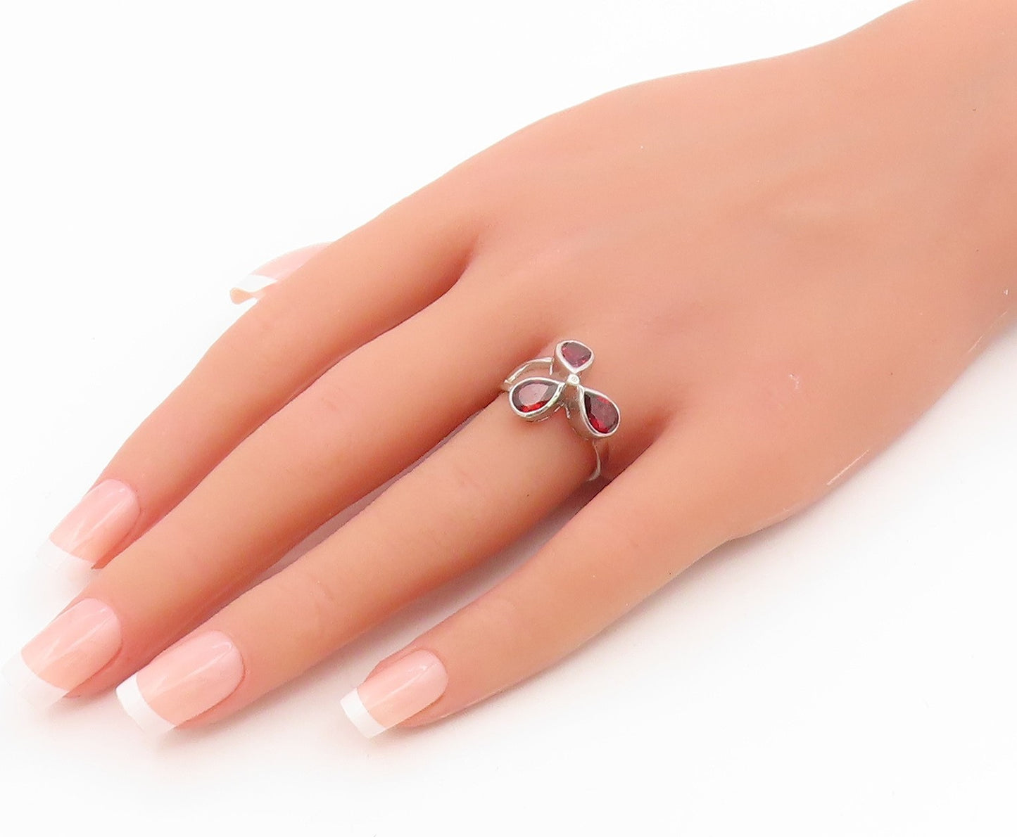 925 Sterling Silver Vintage Ring Three Stone Garnet Floral Petal  Sz 7  RG36176