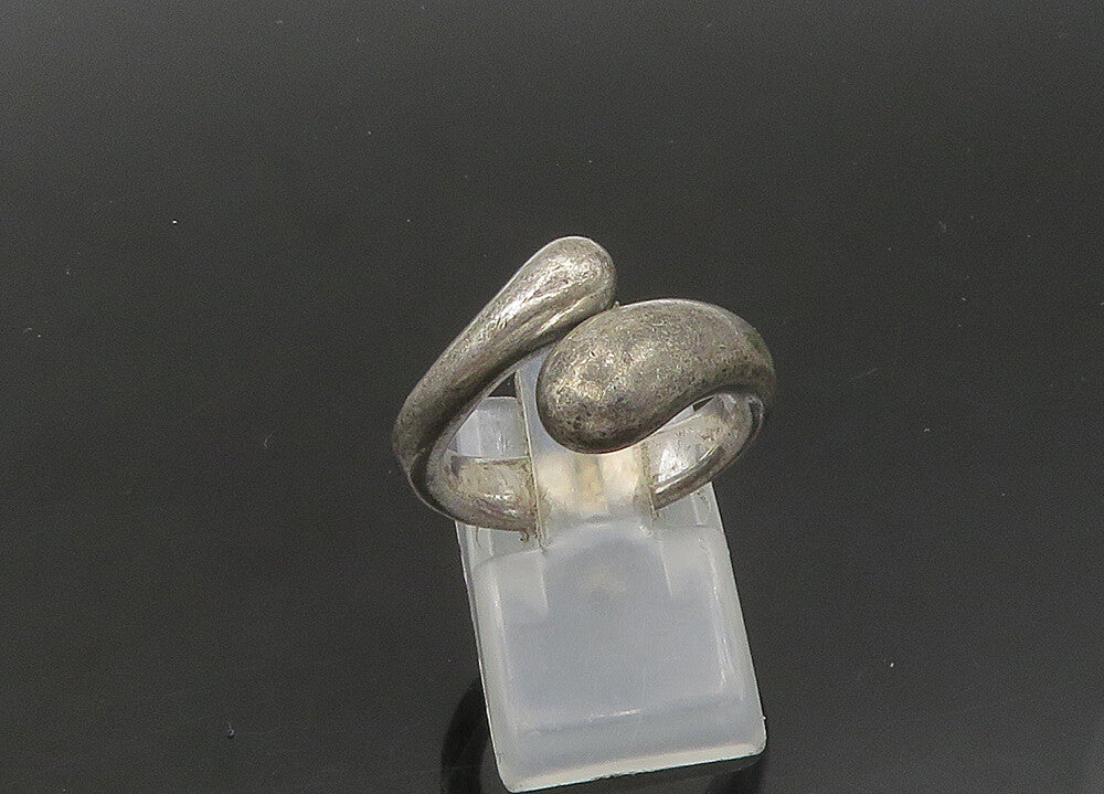 925 Sterling Silver  Vintage Smooth Dark Tone Bypass Band Ring Sz 6  RG21838