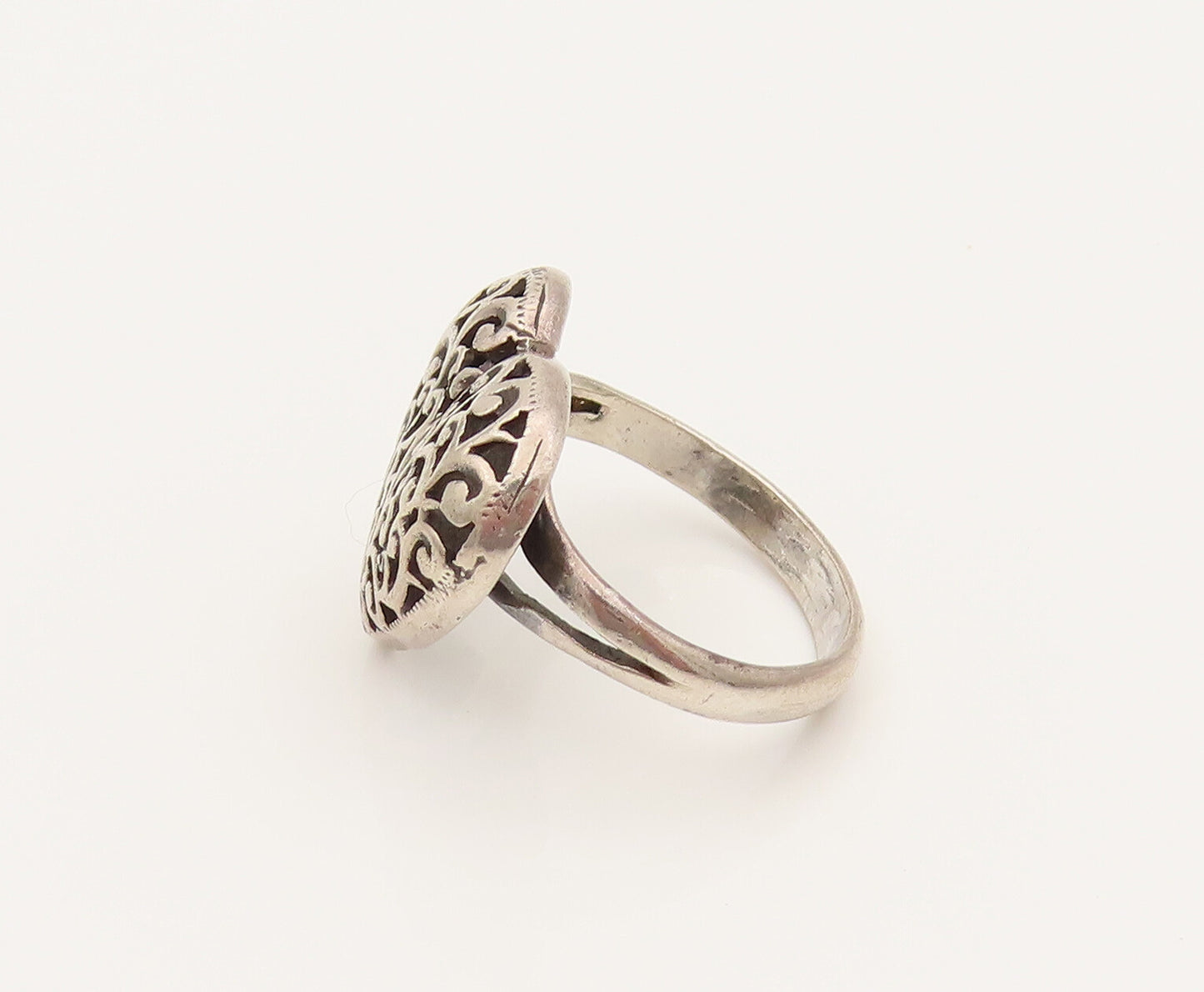 925 Sterling Silver  Vintage Scrollwork Love Heart Ring Sz 6.5  RG26332