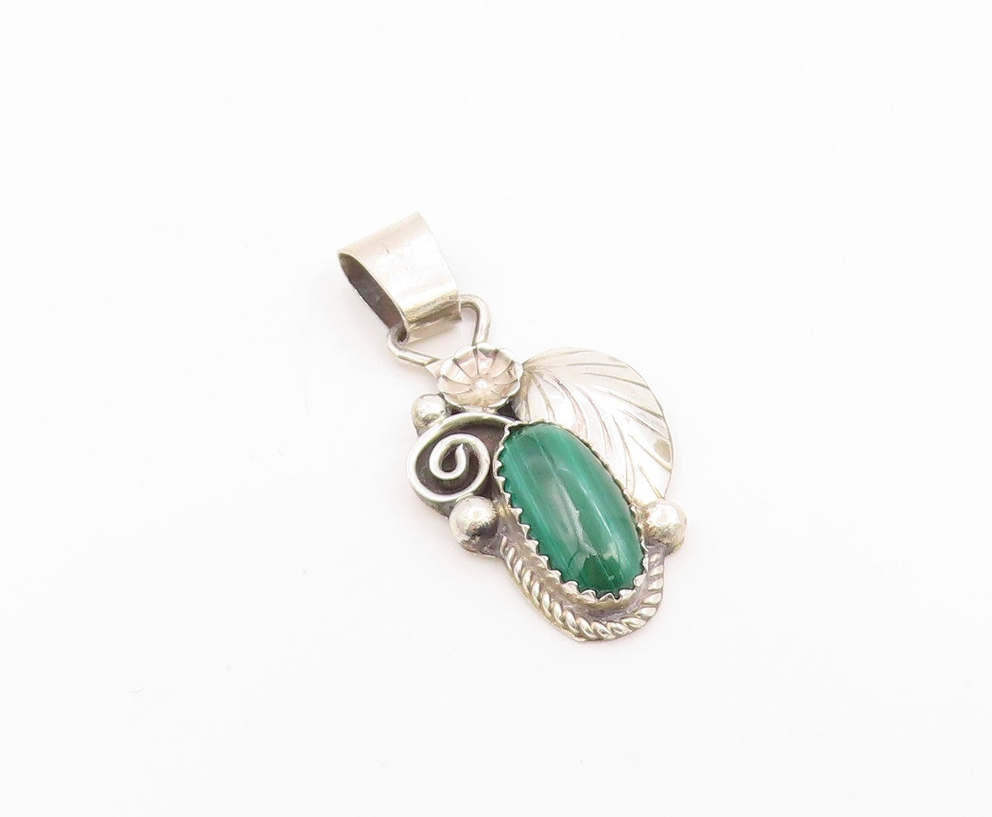925 Sterling Silver Vintage Pendant NAVAJO Cabochon Malachite Leaf Motif PT26090