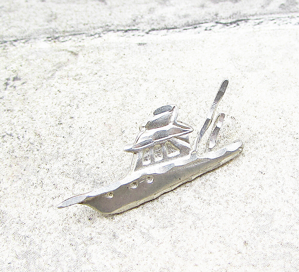 925 Sterling Silver  Vintage Etching Detail Sailing Ship Pendant  PT1740