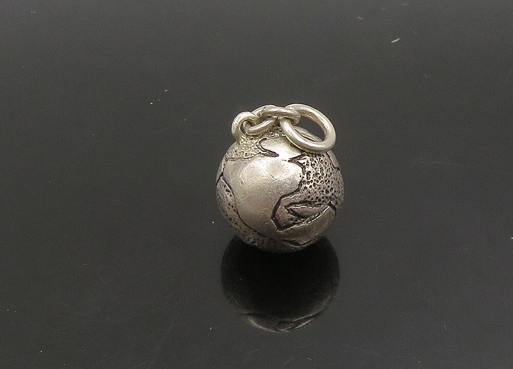 925 Sterling Silver  Vintage Petite Etched World Globe Motif Pendant  PT19361