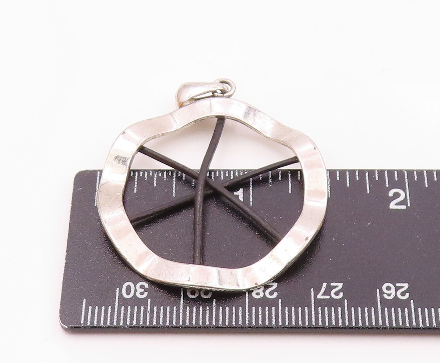 925 Sterling Silver  Vintage Leather Detail Wavy Open Circle Pendant  PT18658