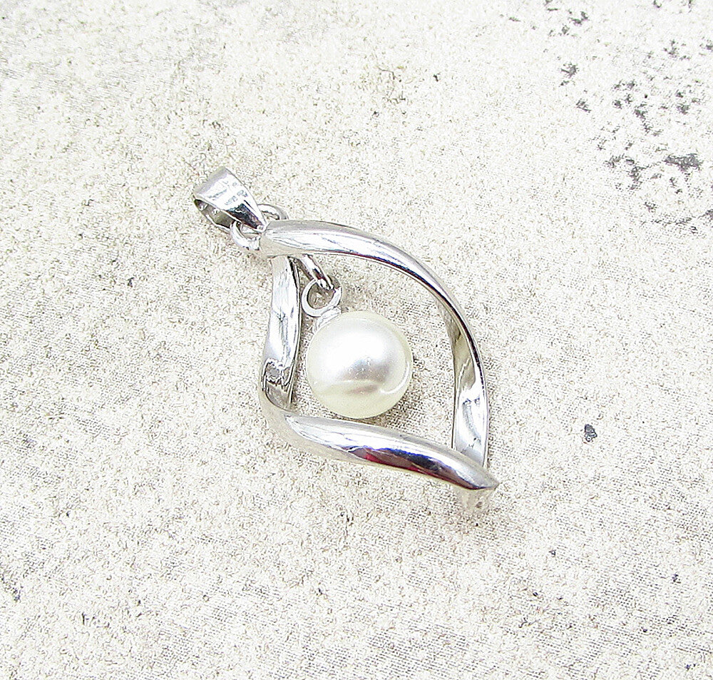 925 Sterling Silver  Freshwater Pearl Dangling Swirl Drop Pendant  PT1524