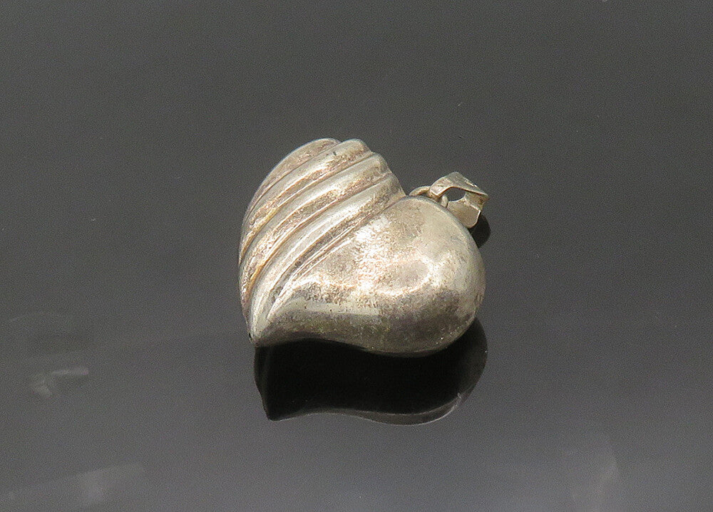 925 Sterling Silver  Vintage Fluted Detail Puffy Love Heart Pendant  PT16853