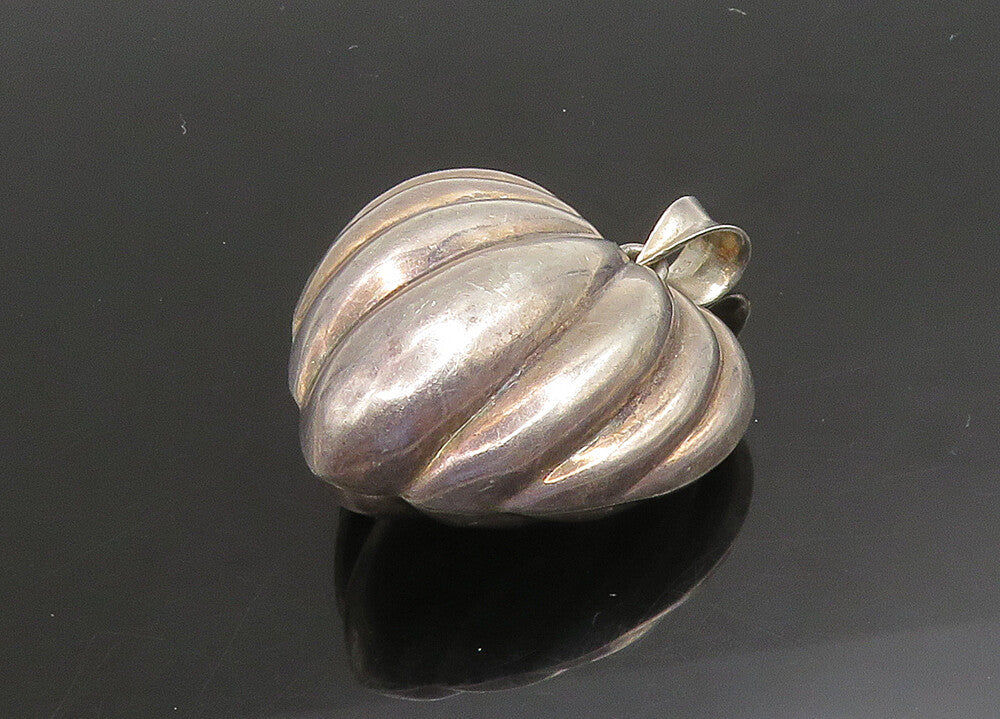 925 Sterling Silver  Vintage Shiny Fluted Hollow Love Heart Pendant  PT19177