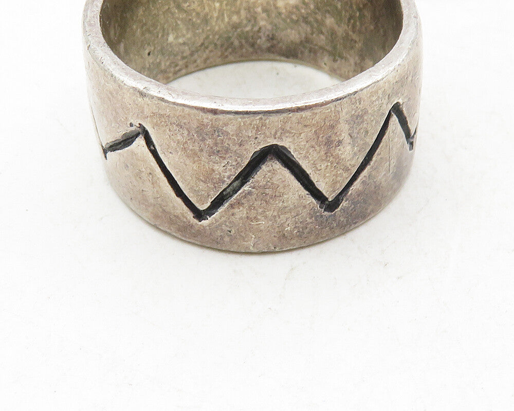 925 Sterling Silver  Vintage Dark Tone Etched Detail Band Ring Sz 7  RG9685
