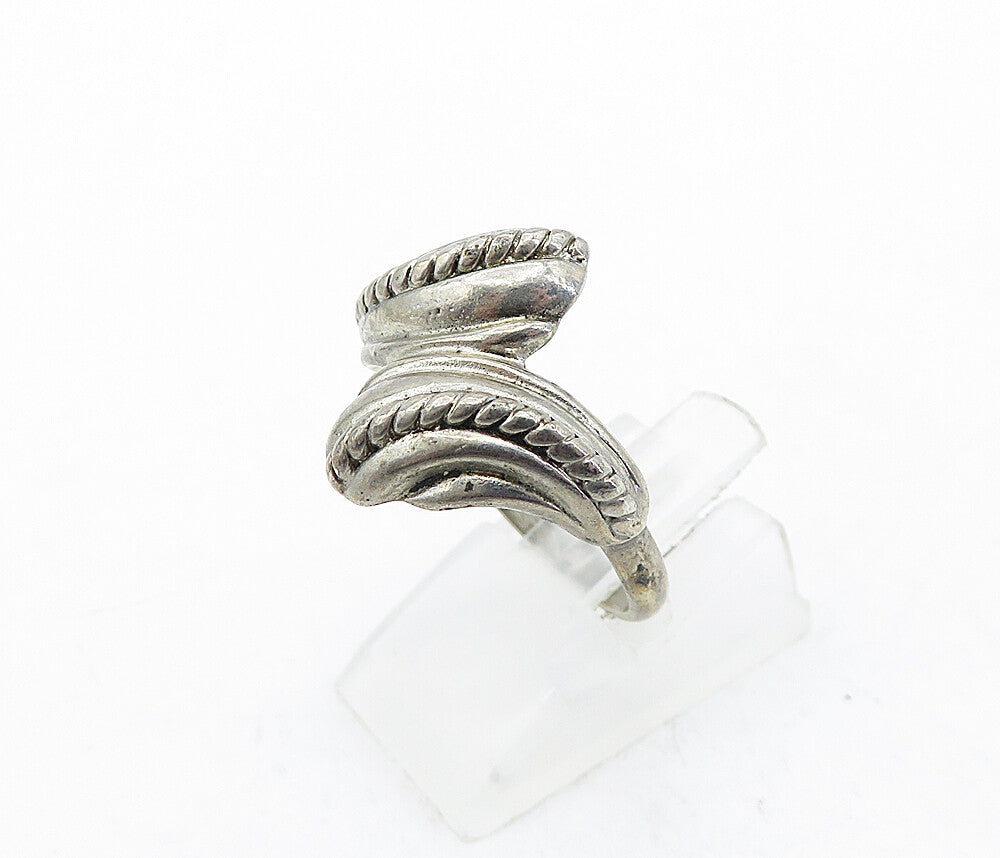 925 Sterling Silver  Vintage Fluted Twist Bypass Band Ring Sz 8.5  RG4702
