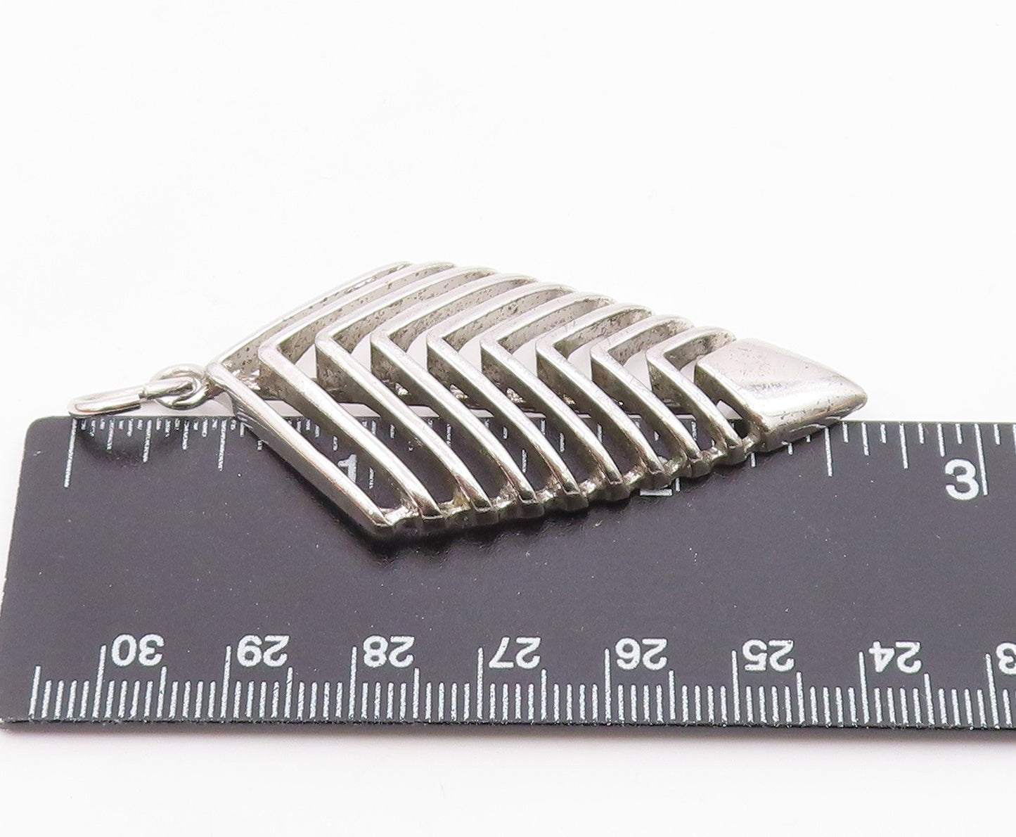 925 Sterling Silver  Vintage Graduated Openwork Pointed Drop Pendant  PT21658