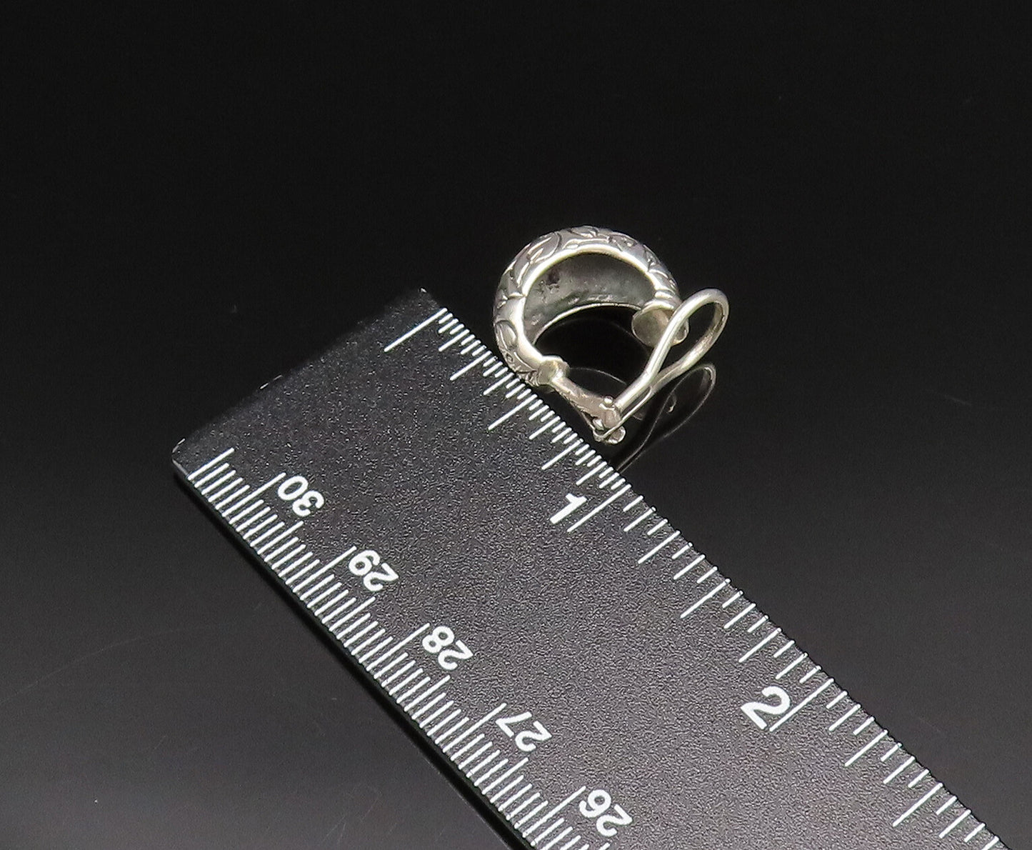 925 Sterling Silver  Vintage Leaf Engraved Huggie Hoop Earrings  EG12037