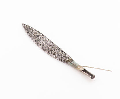 925 Sterling Silver  Vintage Swirl Filigree Feather Motif Brooch Pin  BP3914
