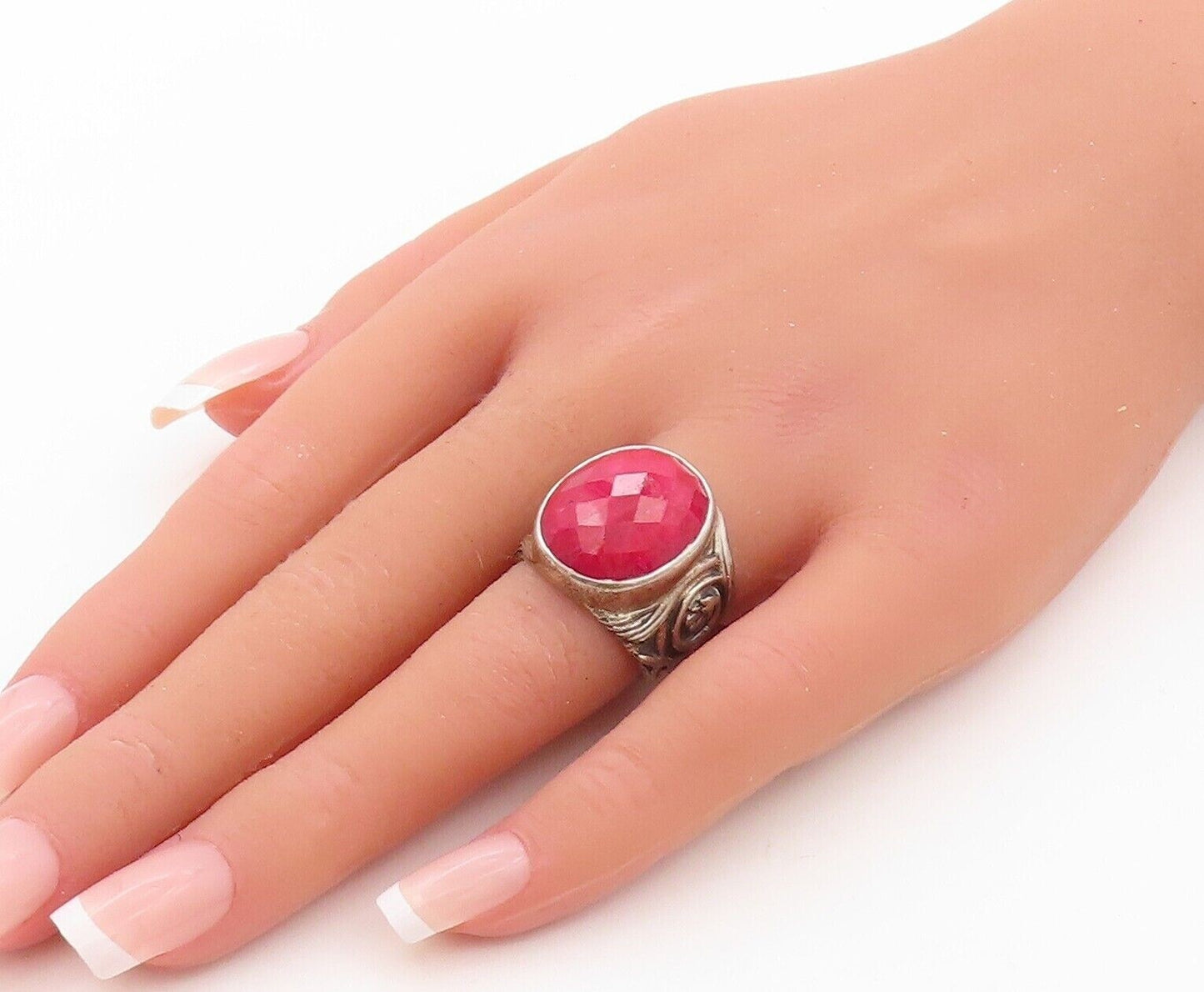 925 Sterling Silver Vintage Ring Swirly Carved Oval Red Gemstone  Sz 6.5 RG30220